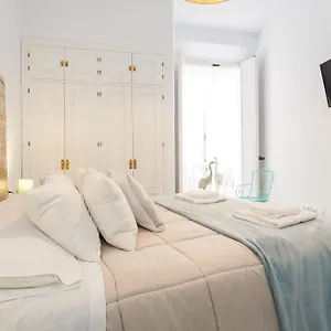 apartamento-c4r-cigarrera-de-cdiz.hotelsincadiz.net/